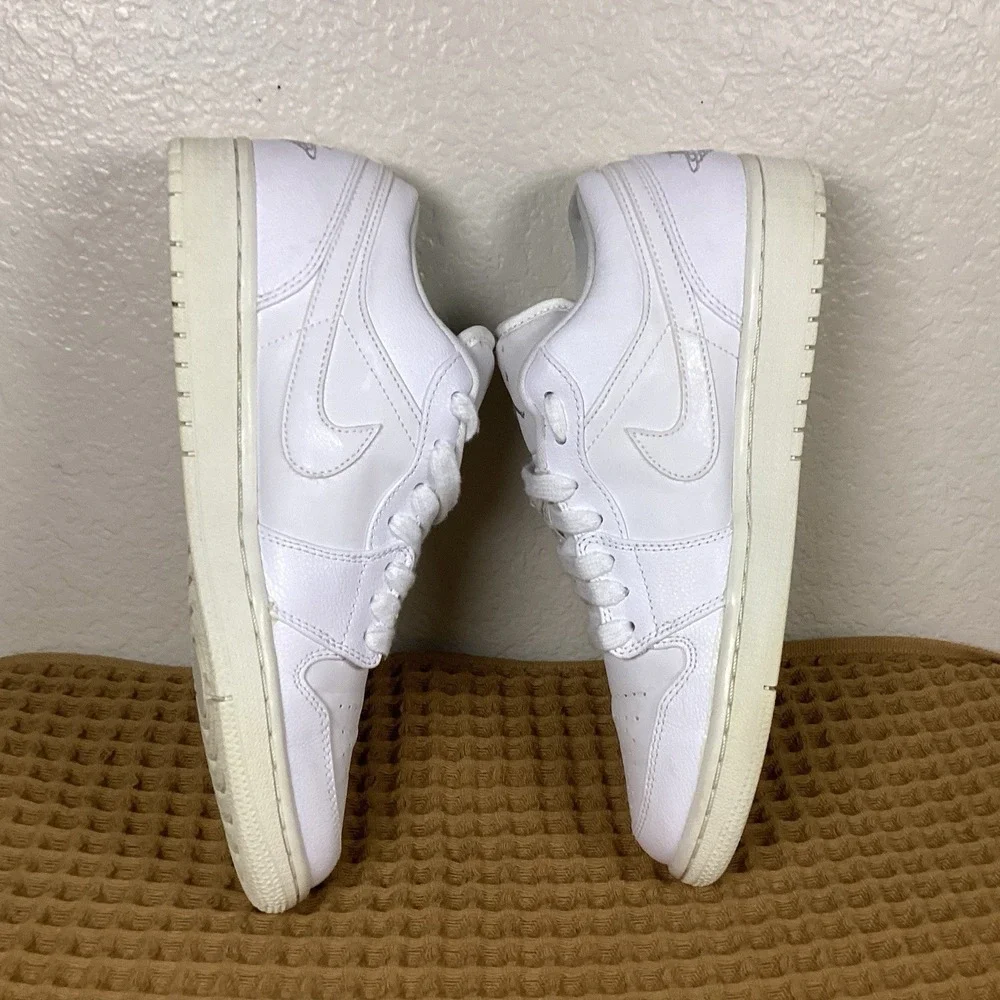 Nike Air Jordan 1 Retro Low Mens Sz 8.5 Triple White Silver Sneakers 553558-105